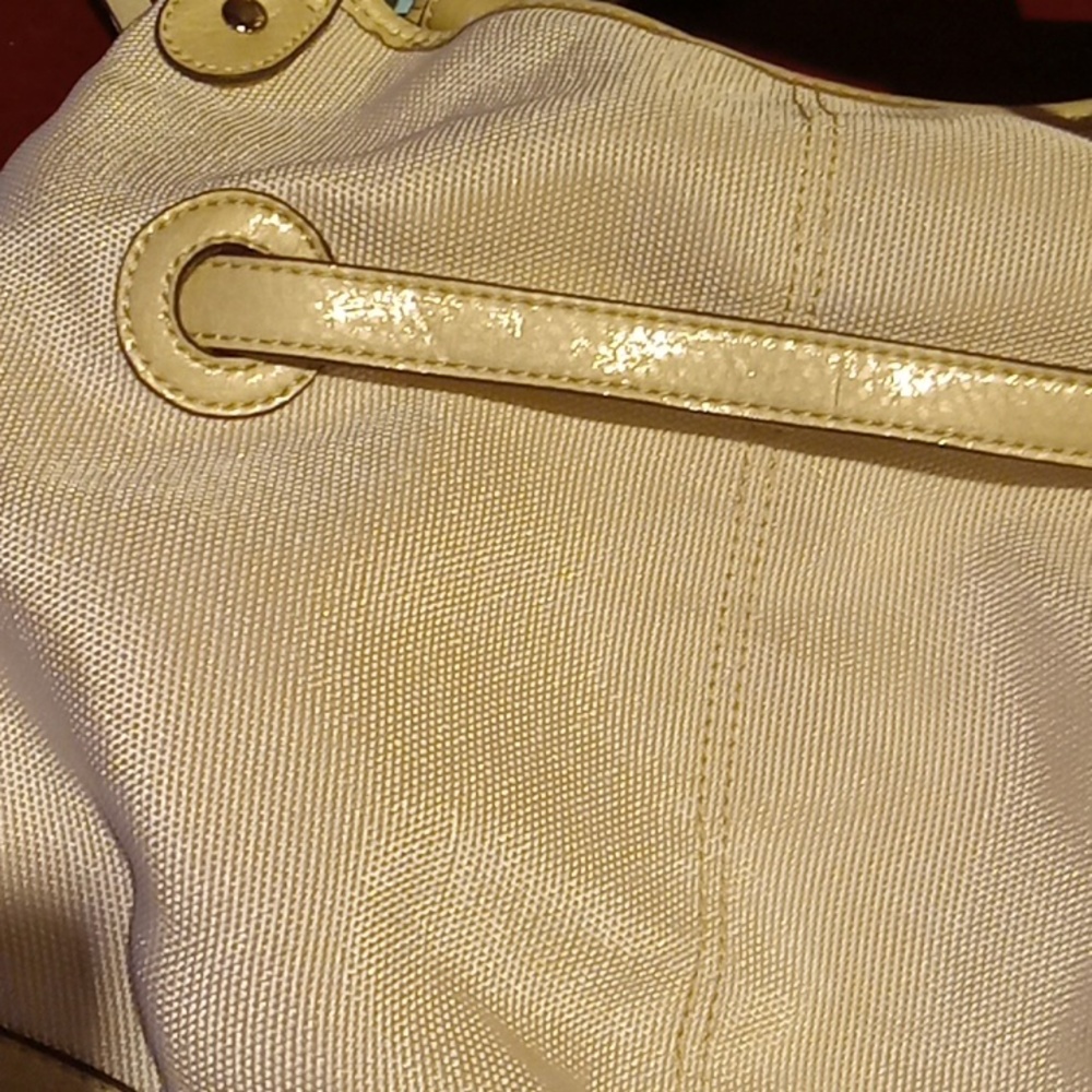❤NWT - Cream color purse with Cosmetic Case - Picture 14 of 14